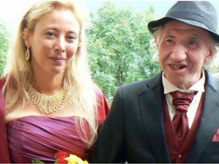 Mulher se casa com idoso por dinheiro e quando ele morre, o inesperado acontece!