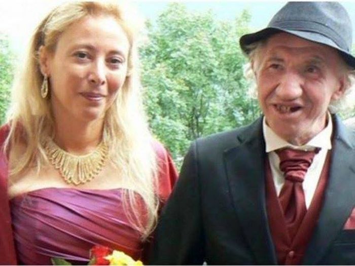Mulher se casa com idoso por dinheiro e quando ele morre, o inesperado acontece!