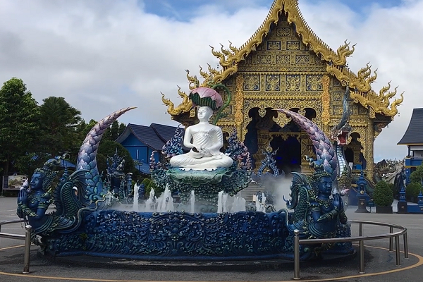 Chiang Rai Templo Azul, Wat Rong Suea Ten